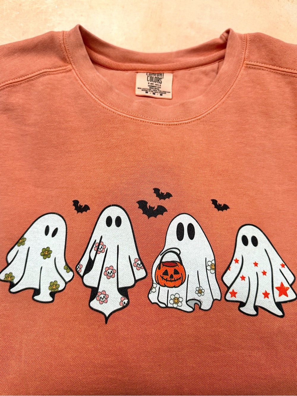 New Halloween Ghost Sweatshirt Comfort Colors Crewneck Cute Retro Ghost Graphic - Picture 4 of 5
